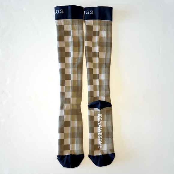 FIGS New Checks Compression Socks 100% AWESOME Small Tan Navy Blue White - Picture 2 of 4